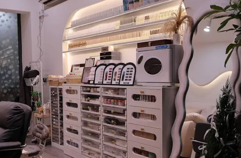 Một góc khác bên trong tiệm HD nailsroom