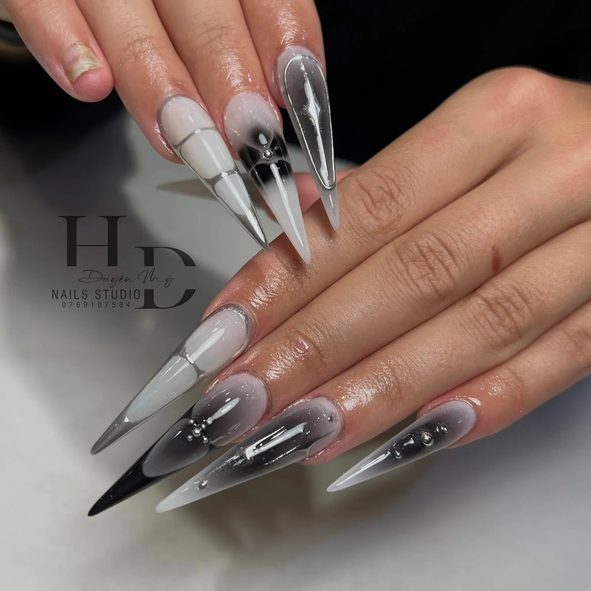 Bộ móng thực hiện tại HD nailsroom
