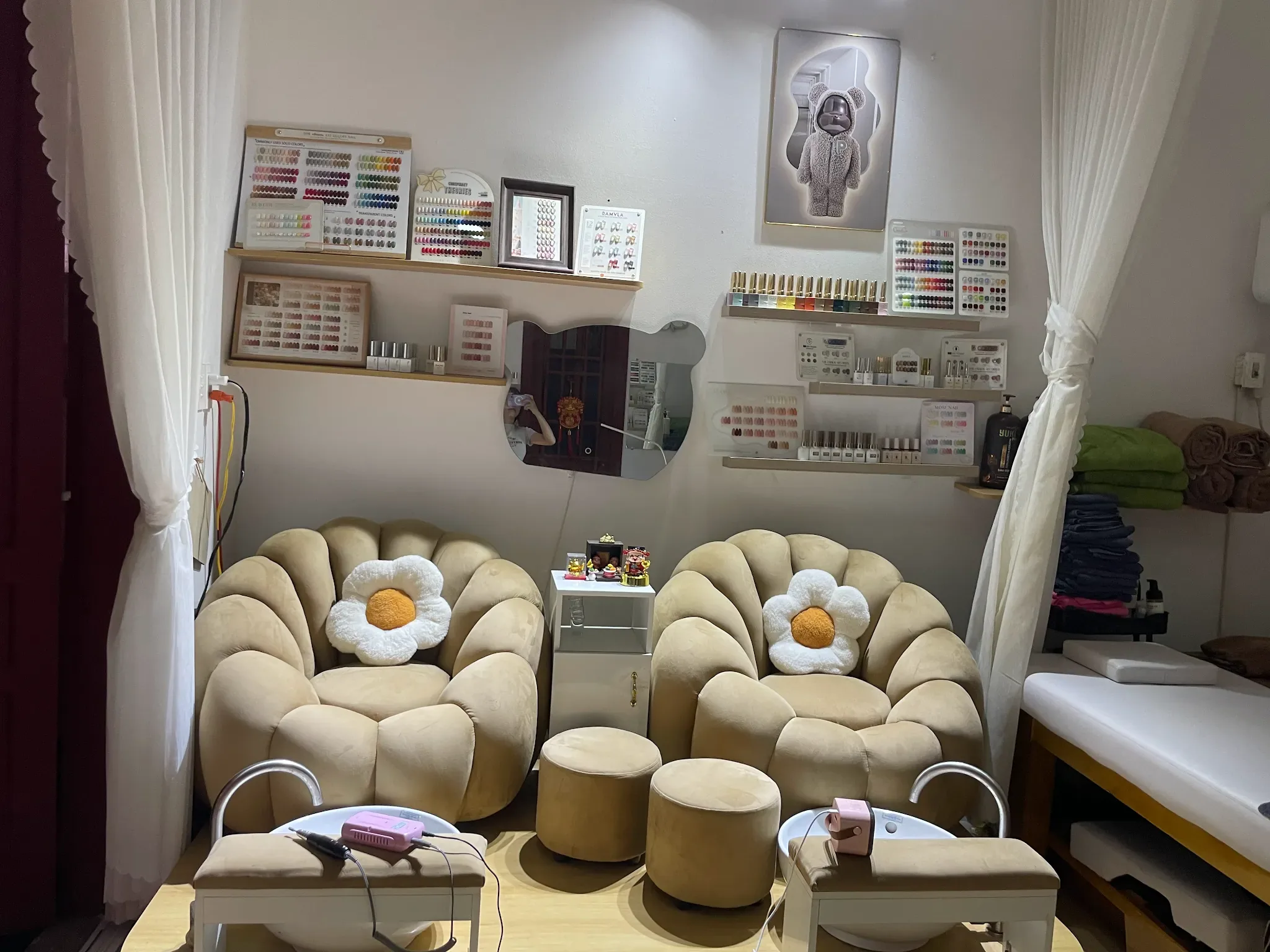 Một góc khác bên trong tiệm
